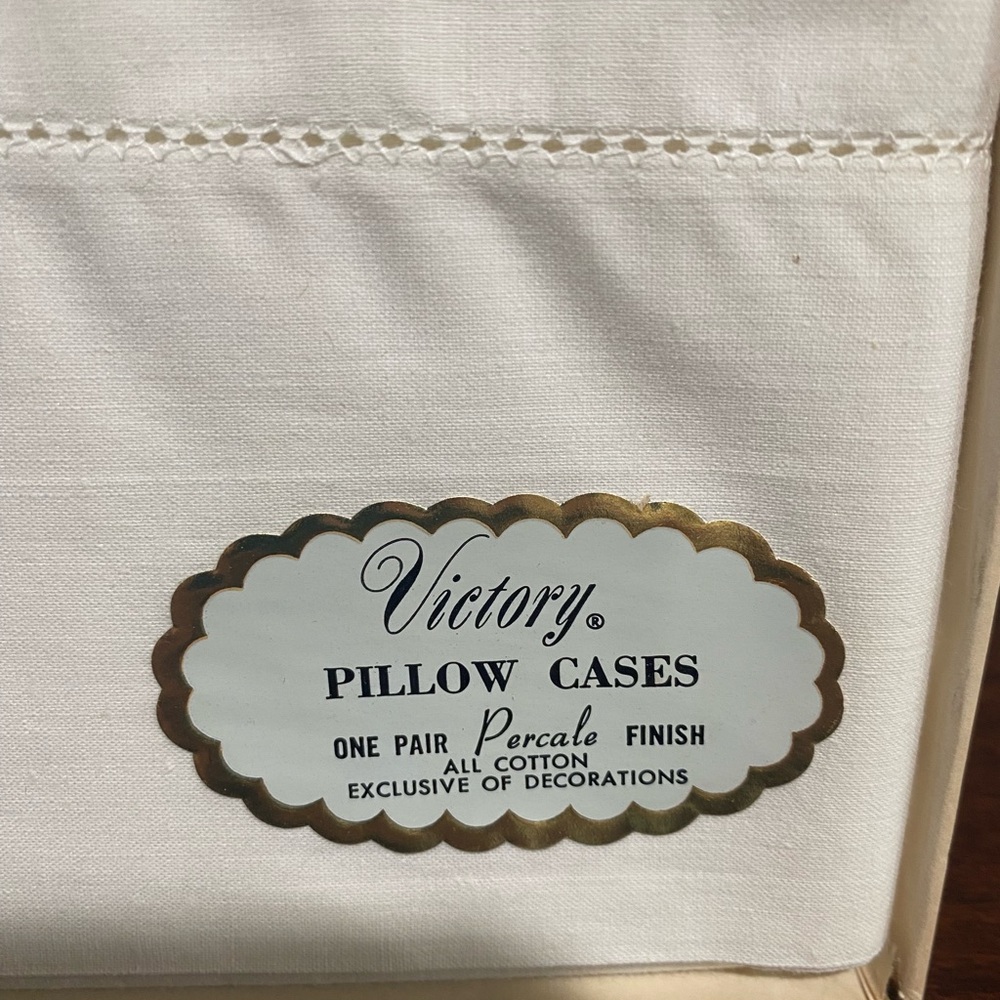 Vintage, Victory, Set of Embroidered His and Hers Pillowcases. In Original Box. - Picture 2 of 6